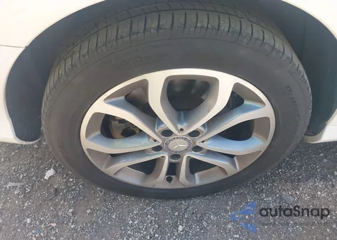 2015 Mercedes-Benz C 300 4Matic/Luxury 4Matic/Sport 4Matic z USA, uszkodzony, nr VIN 55SWF4KB1FU090539